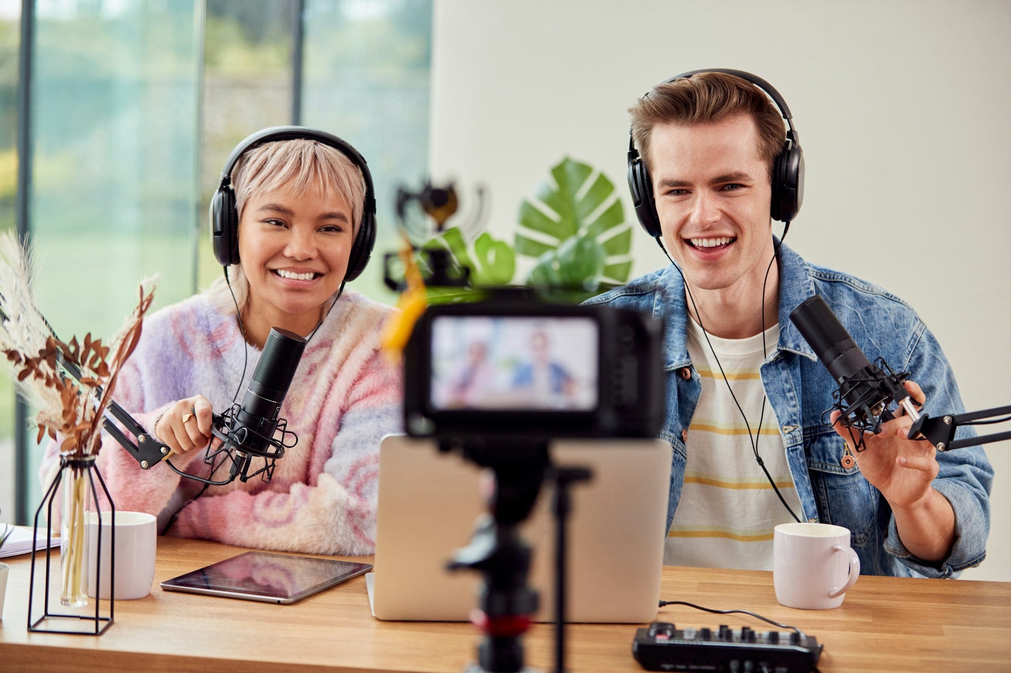 Dacast vs. Vimeo: Which Platform Fits Your Streaming Needs?