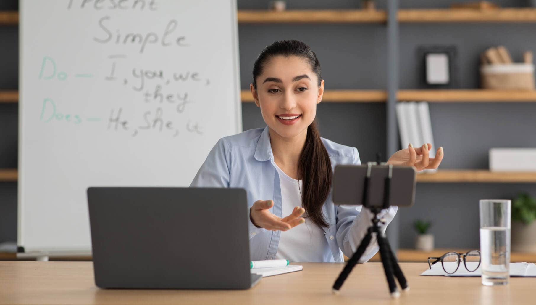 Posting Strategies to Turn Viewers Into Paying Subscribers