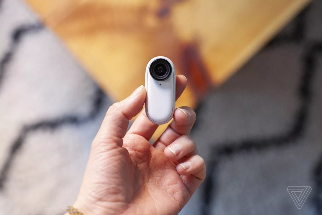 compact camera insta360 go2