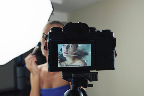 Camera Shot Setup How to Set Up a Video Studio for the Perfect Shot in 2 Steps